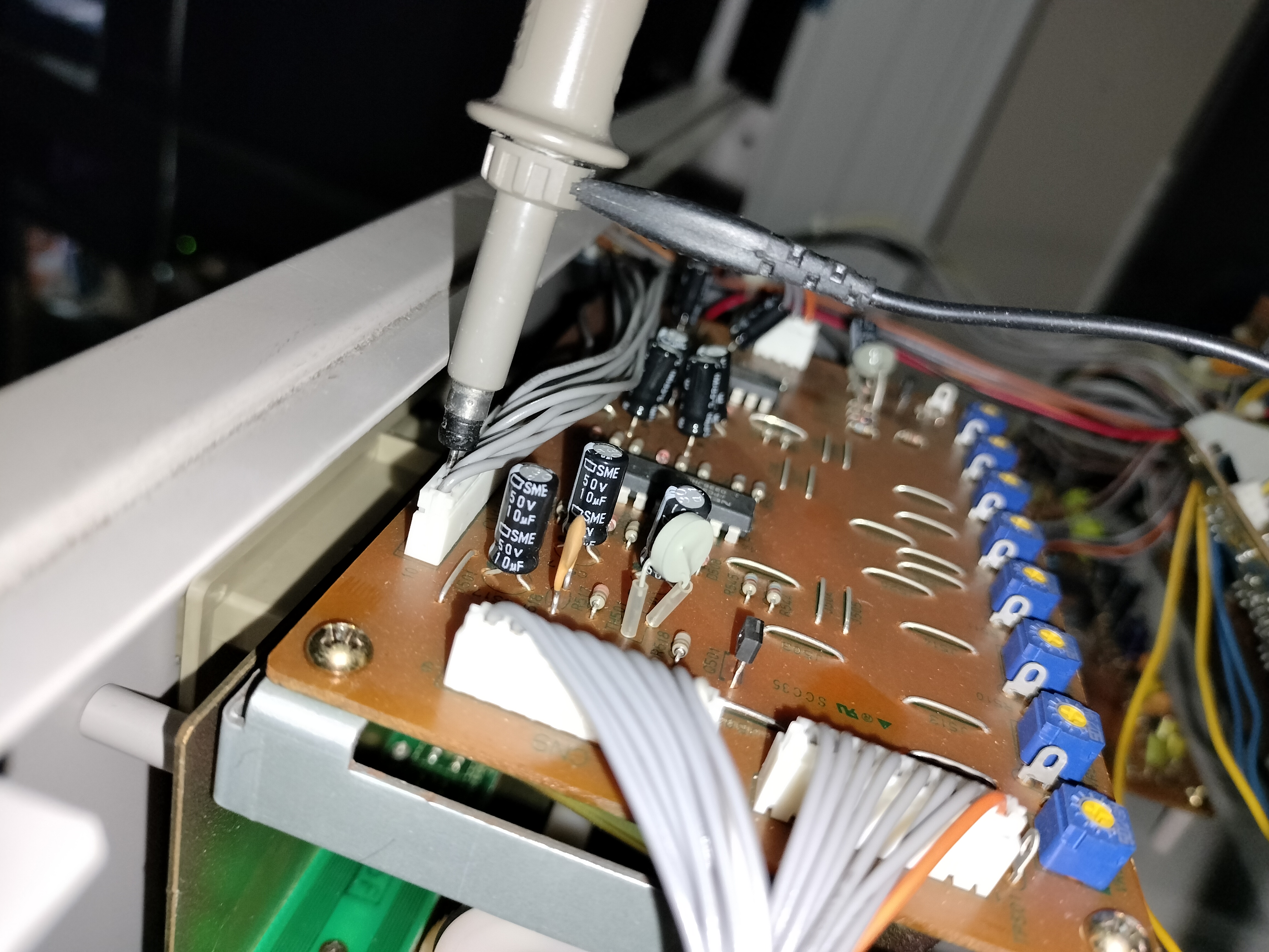 Probing the comparator outputs